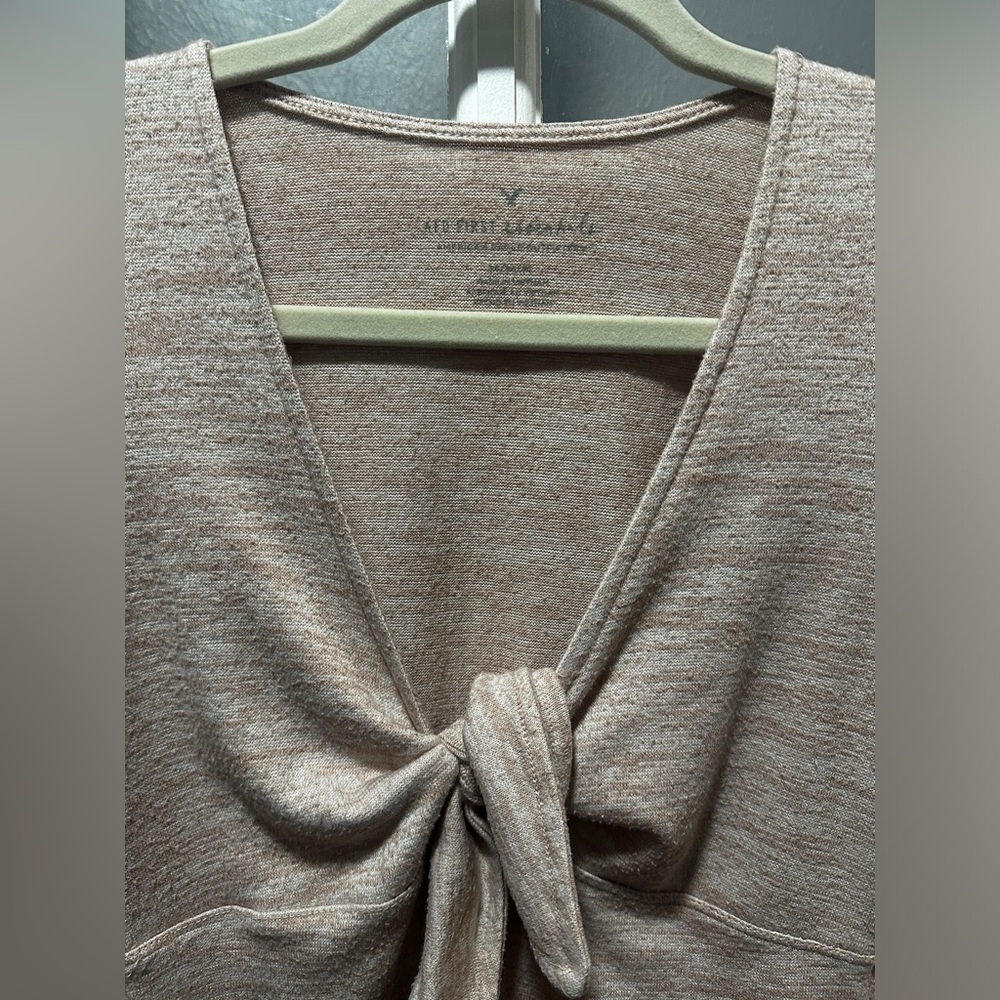 American Eagle Light Pink Front Tie Cropped Top Size Medium - Picture 2 of 5